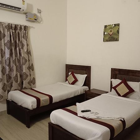 Iris Comfort Inn Chennai Luaran gambar