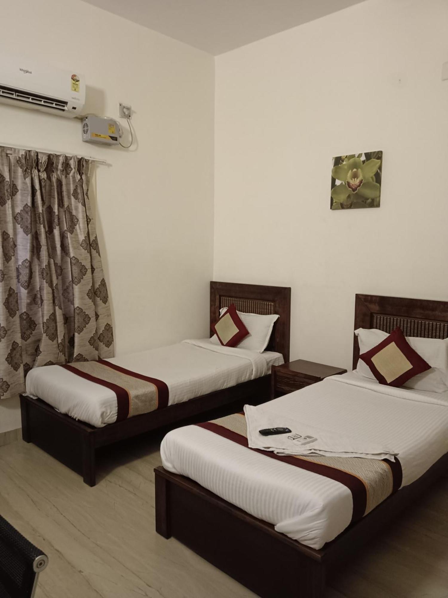 Iris Comfort Inn Chennai Luaran gambar