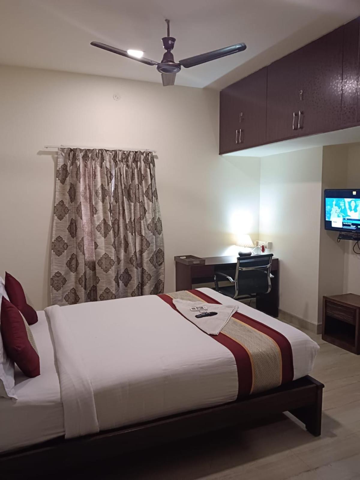 Iris Comfort Inn Chennai Luaran gambar