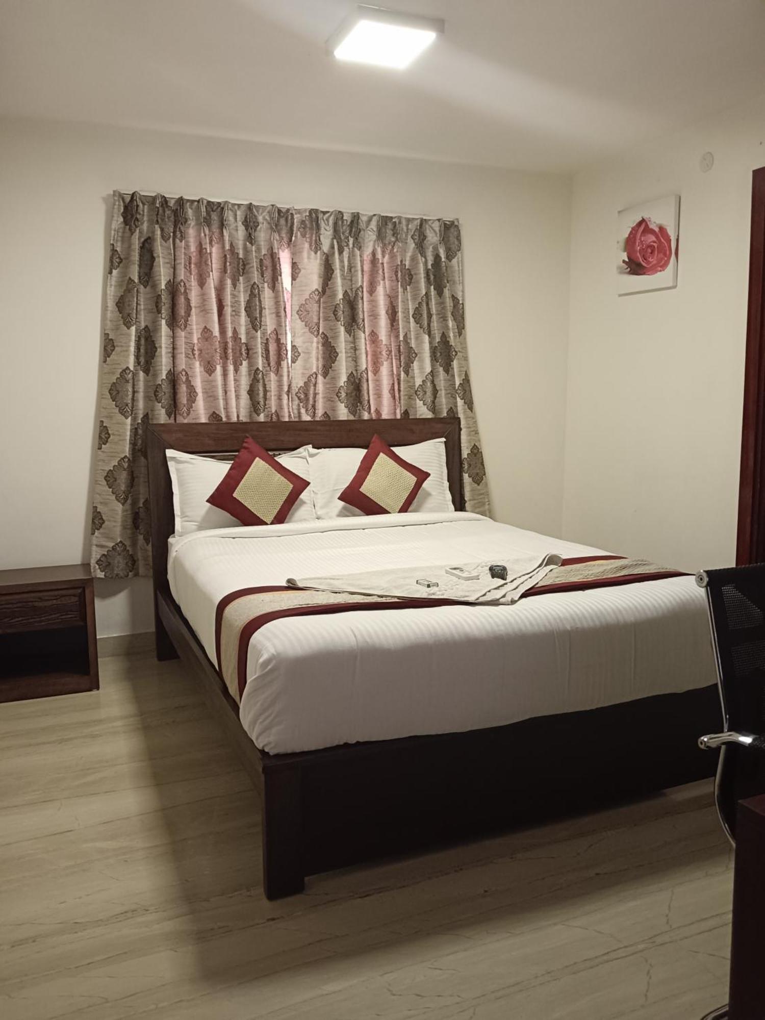Iris Comfort Inn Chennai Luaran gambar