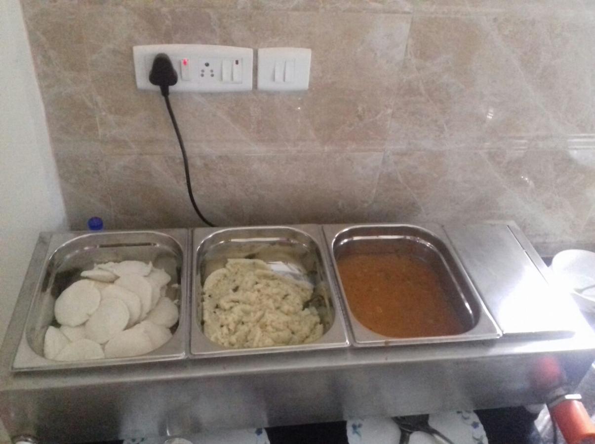 Iris Comfort Inn Chennai Luaran gambar
